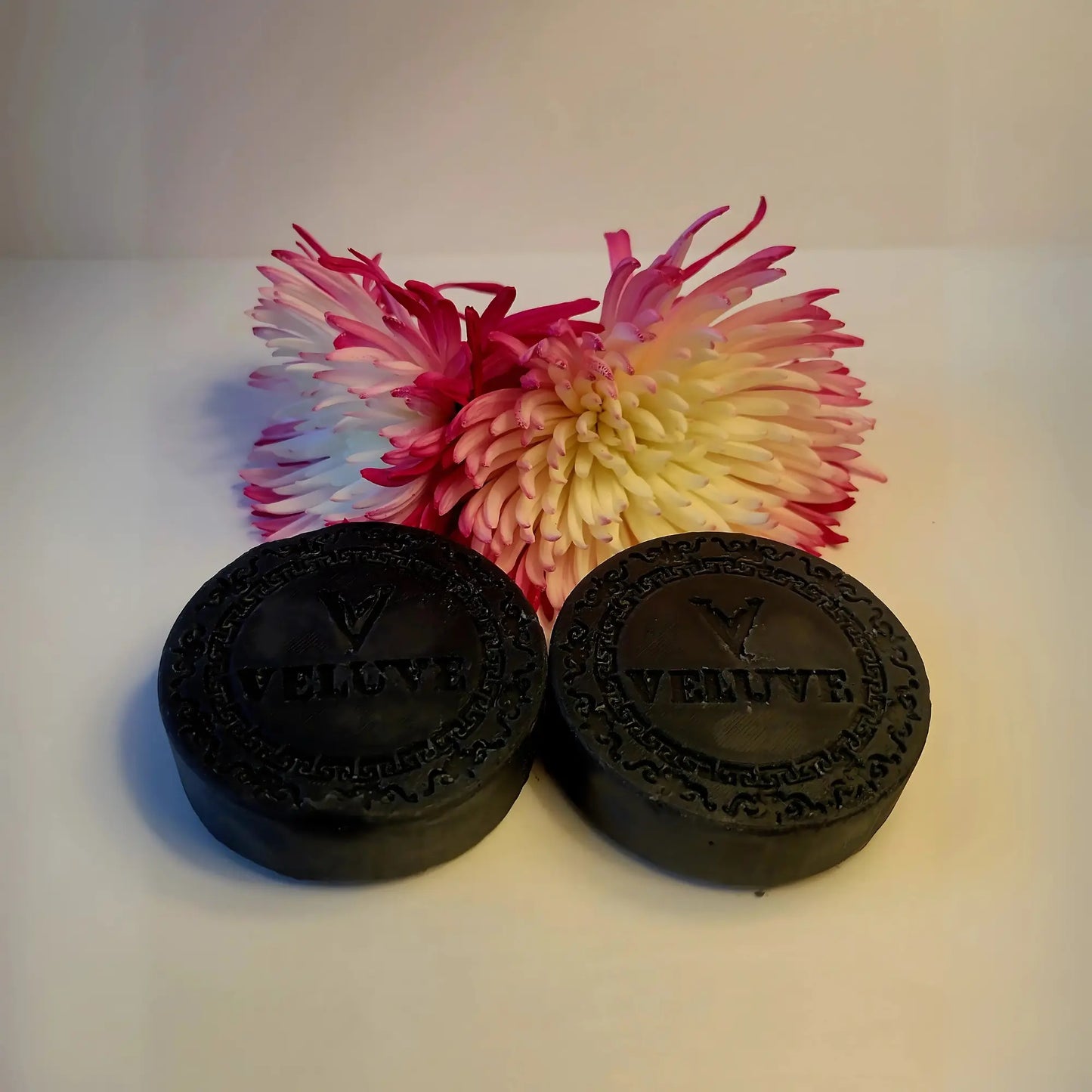 Clarifying & Detox Bar With Activated Charcoal 3.7 oz - Veluve