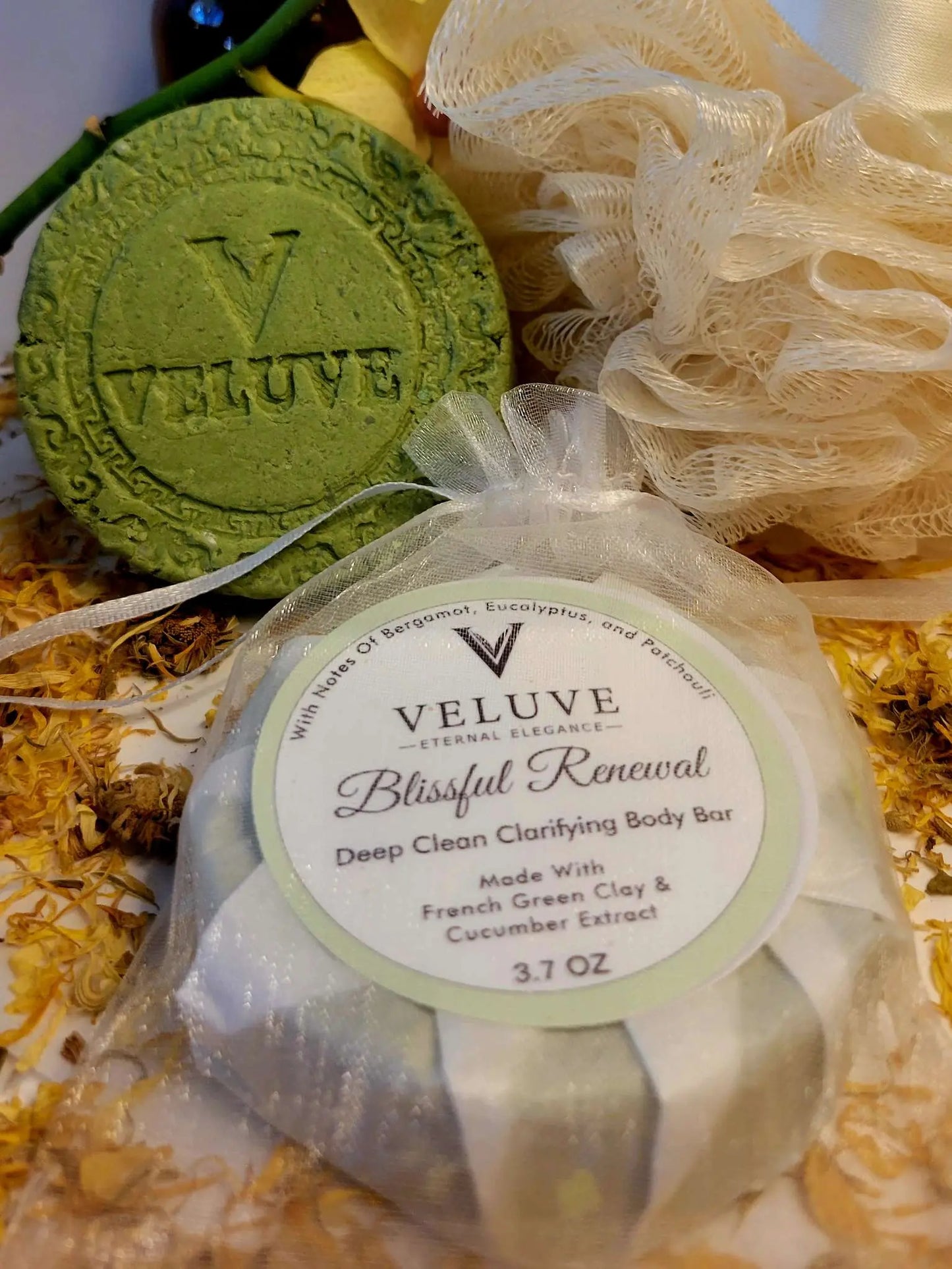 Deep Clean With French Green Clay & Cucumber Extract Bar 3.7 oz - Veluve